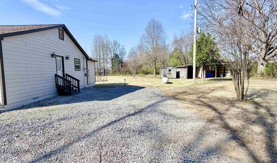9526 OSBORN Rd, Arlington, TN 38002 - 3 Beds, 2 Bath