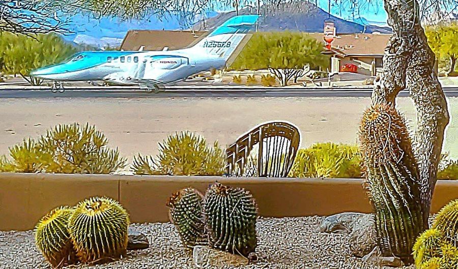 8502 E CAVE CREEK Rd 10, Carefree, AZ 85377 - 2 Beds, 2 Bath
