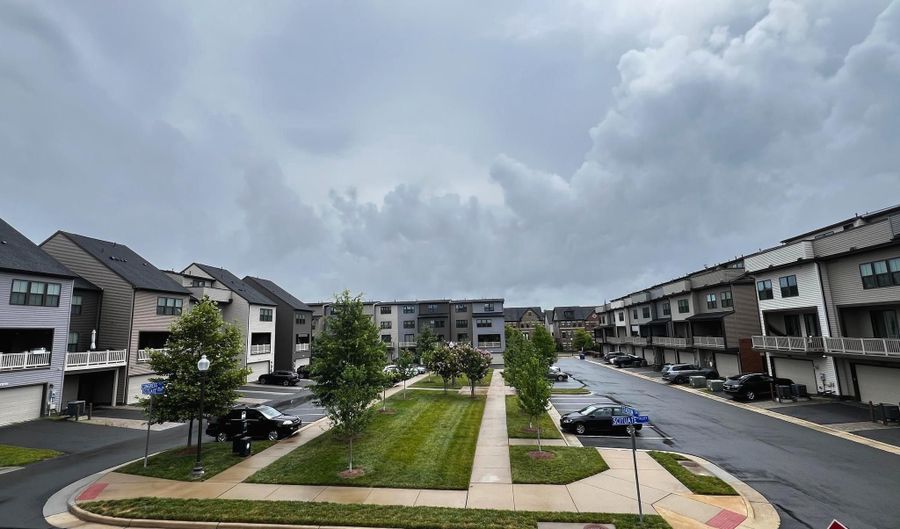 22296 PHILANTHROPIC Dr, Ashburn, VA 20148 - 4 Beds, 4 Bath