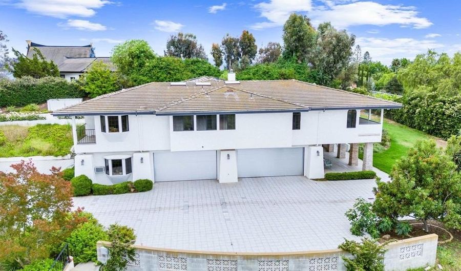 19 Gateview Dr, Fallbrook, CA 92028 - 5 Beds, 5 Bath