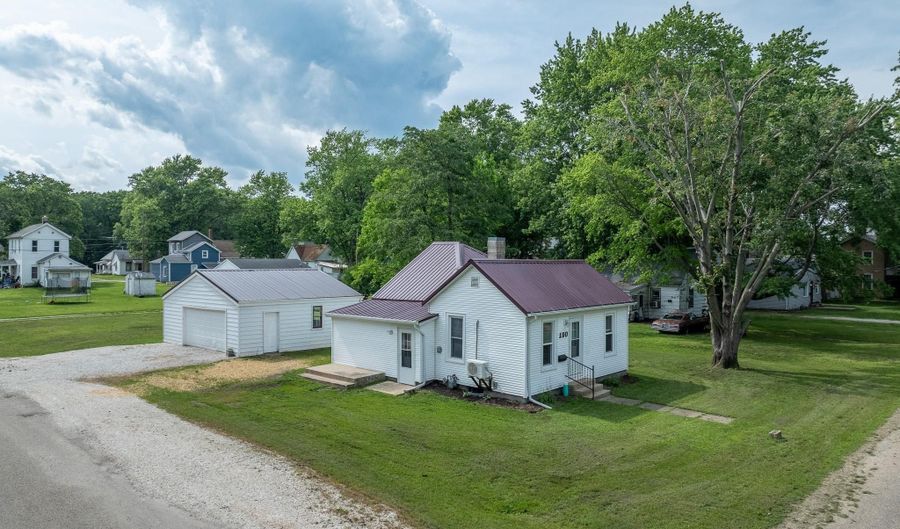 100 N AUSTIN Ave, Abingdon, IL 61410 - 3 Beds, 1 Bath