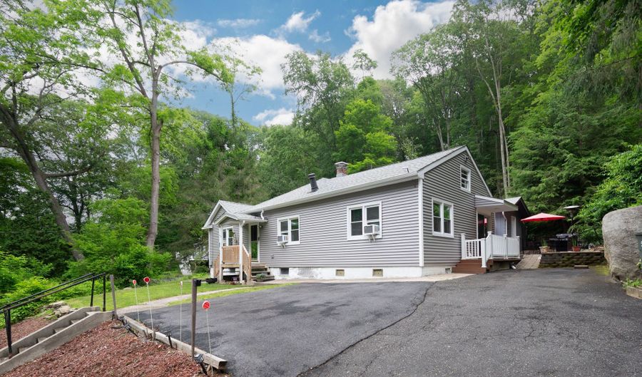 116 Chestnut Ridge Rd, Bethel, CT 06801 - 3 Beds, 2 Bath