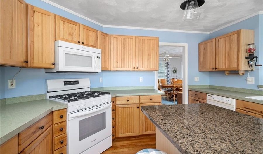 2985 Mendon Rd, Cumberland, RI 02864 - 3 Beds, 3 Bath