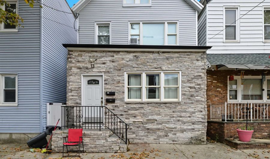 13 MEADOW, Bayonne, NJ 07002 - 4 Beds, 1 Bath