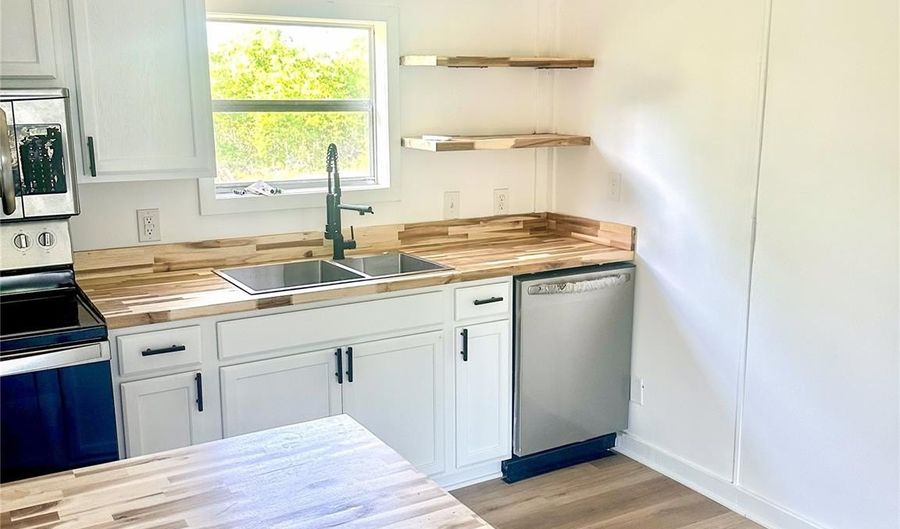 2976 Stephens Rd, Bethune, SC 29009 - 4 Beds, 2 Bath