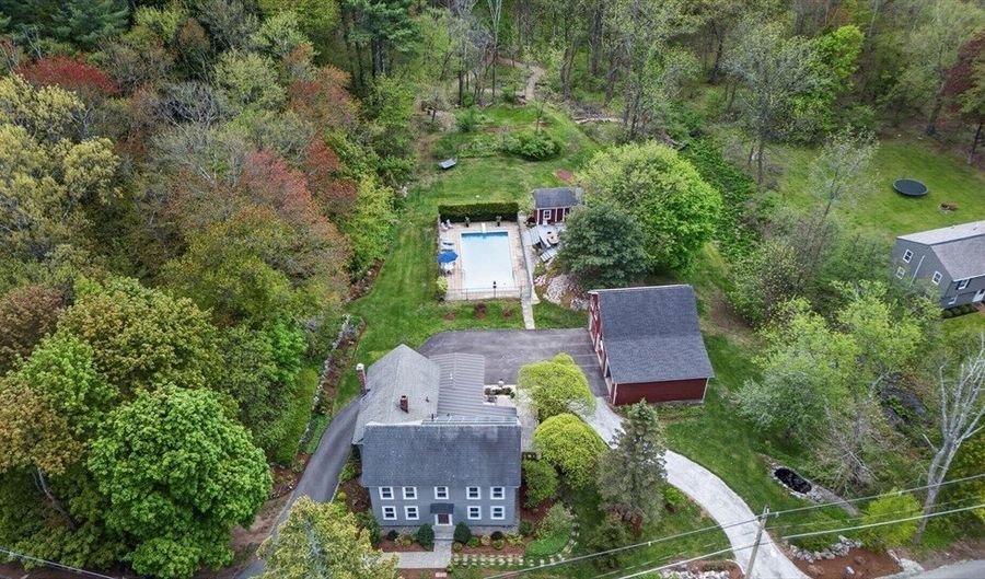 14 Ballardvale Rd, Andover, MA 01810 - 5 Beds, 2 Bath