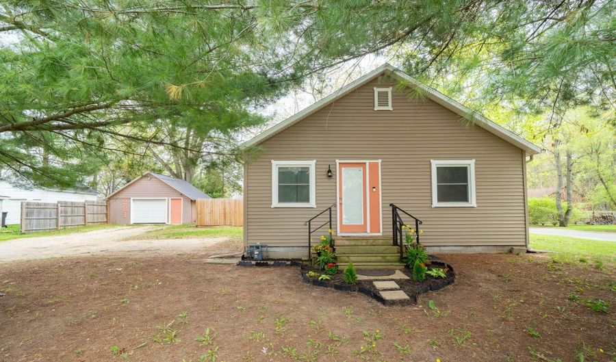 221 Bridge Rd, Allegan, MI 49010 - 2 Beds, 1 Bath