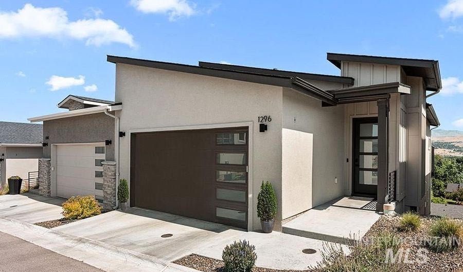 1296 E Echelon Ridge Ln, Boise, ID 83716 - 3 Beds, 3 Bath