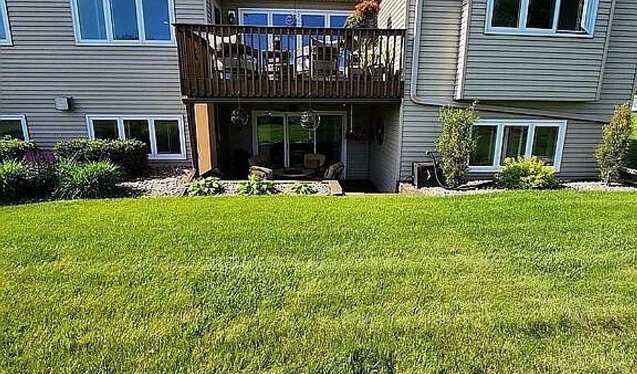 2008 NW 20th Ave, Aberdeen, SD 57401 - 2 Beds, 3 Bath