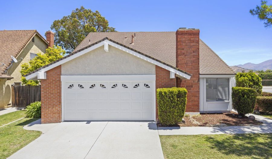 196 Mariposa Dr, Camarillo, CA 93012 - 3 Beds, 3 Bath
