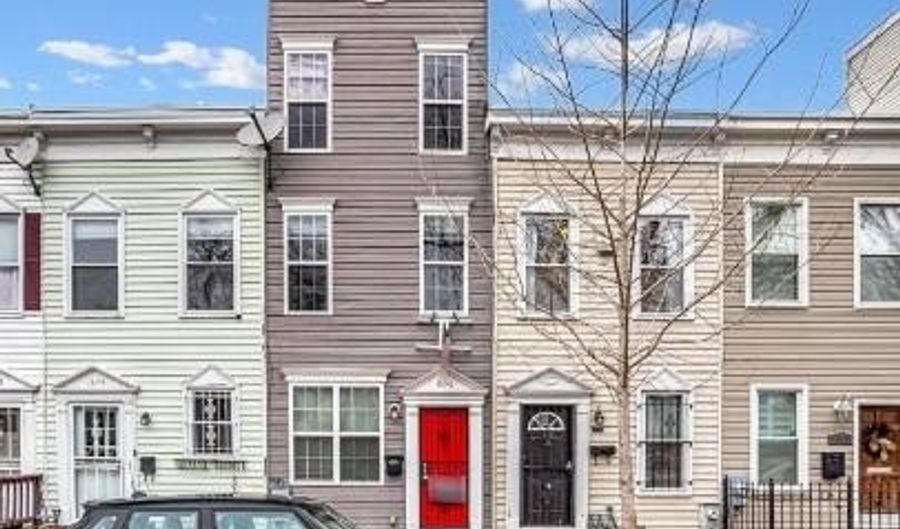 1656 KRAMER St NE, Washington, DC 20002 - 2 Beds, 2 Bath