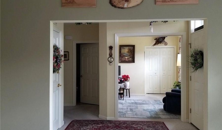 170 PROVIDENCE Pike 52, North Smithfield, RI 02896 - 1 Beds, 2 Bath