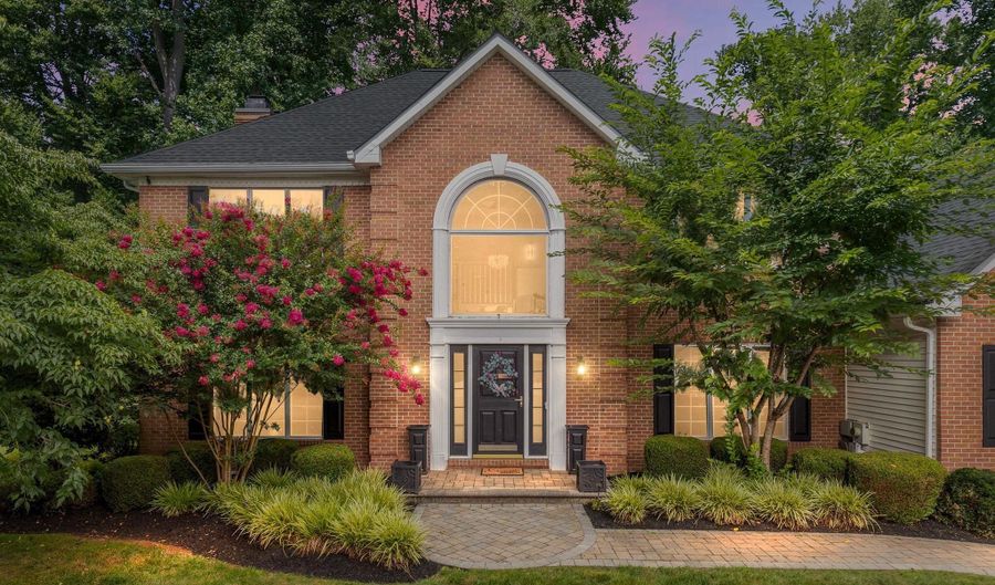 14 STONEBRIDGE Dr, Hockessin, DE 19707 - 5 Beds, 5 Bath