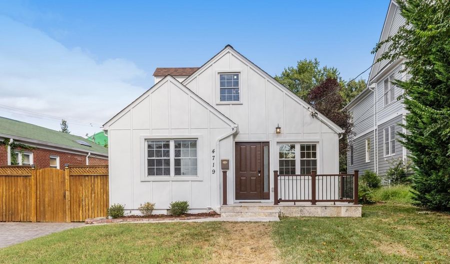 4719 25TH St N, Arlington, VA 22207 - 3 Beds, 3 Bath