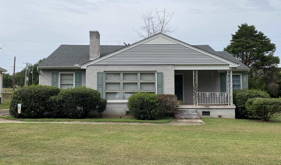 402 S 6th St, Athens, AL 35611 - 3 Beds, 1 Bath