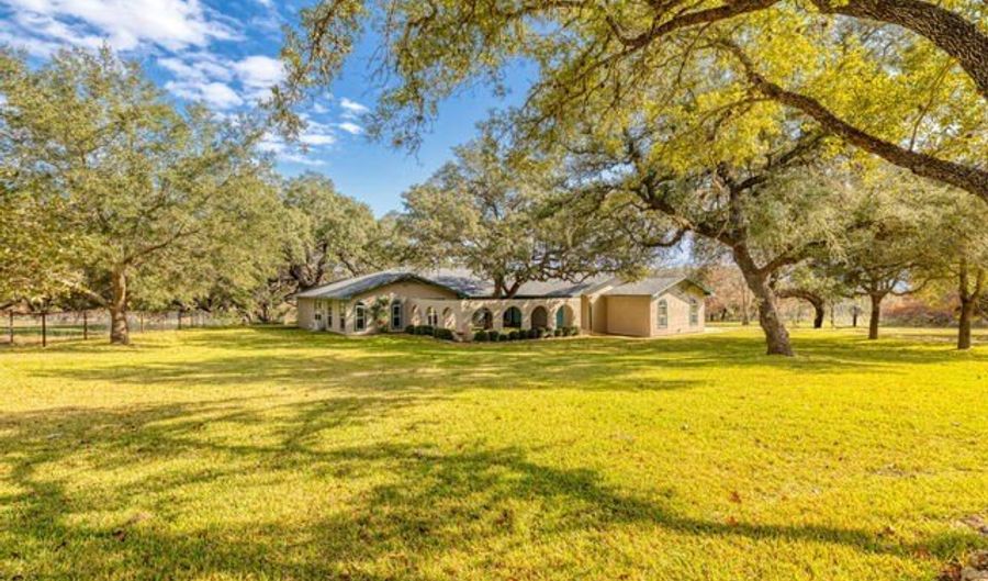 633 Live Oak, Adkins, TX 78101 - 4 Beds, 3 Bath