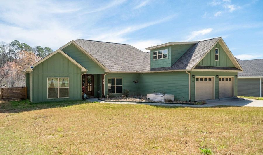664 Hiram Dr, Bauxite, AR 72011 - 3 Beds, 3 Bath