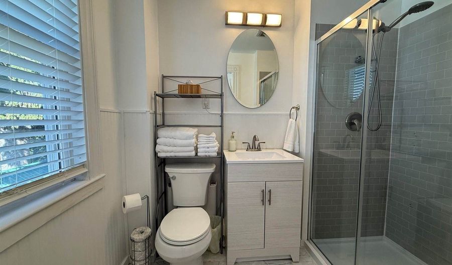 33 Union St, Bath, ME 04530 - 6 Beds, 2 Bath