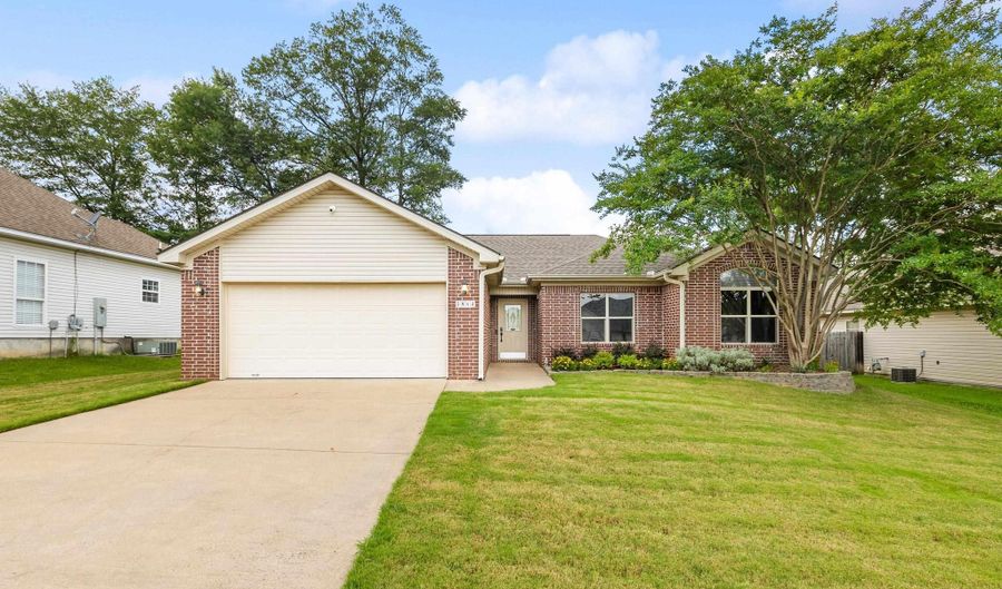 1864 Falcon Way, Benton, AR 72015 - 4 Beds, 2 Bath