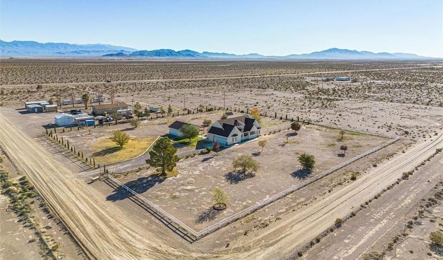 3599 E Poplar Ave, Amargosa Valley, NV 89020 - 3 Beds, 2 Bath