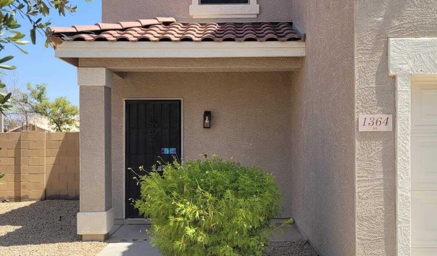 1364 S WAGON WHEEL Ct, Chandler, AZ 85286 - 3 Beds, 3 Bath