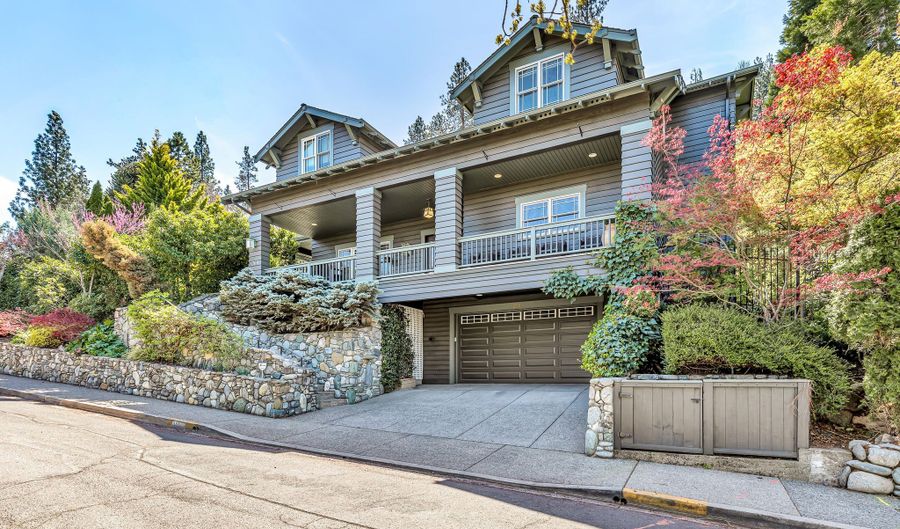 300 Vista St, Ashland, OR 97520 - 4 Beds, 4 Bath