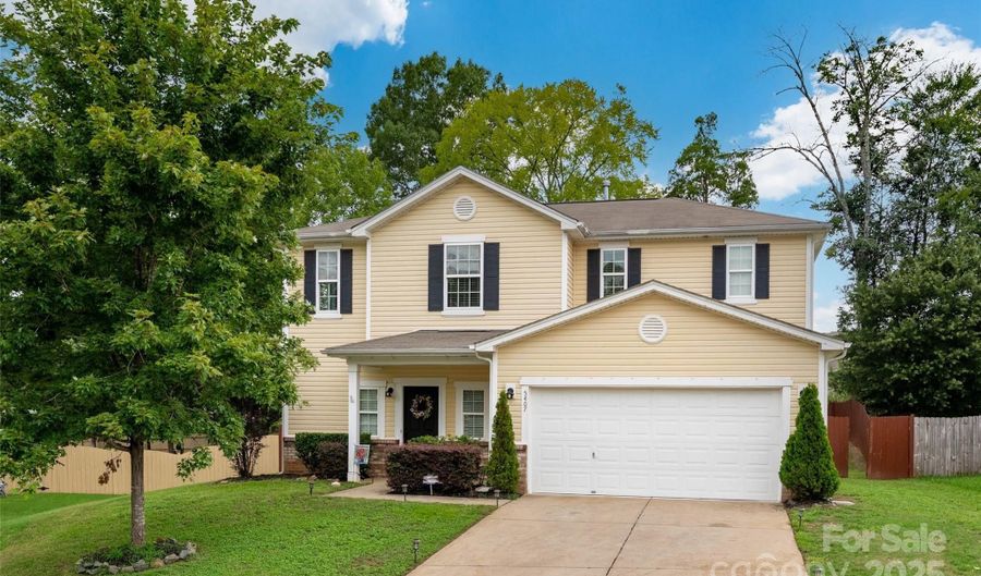 5407 Fenway Dr, Charlotte, NC 28273 - 3 Beds, 3 Bath