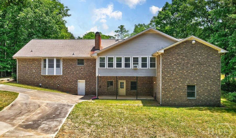 2260 Belmont Rd, Arnoldsville, GA 30619 - 5 Beds, 4 Bath