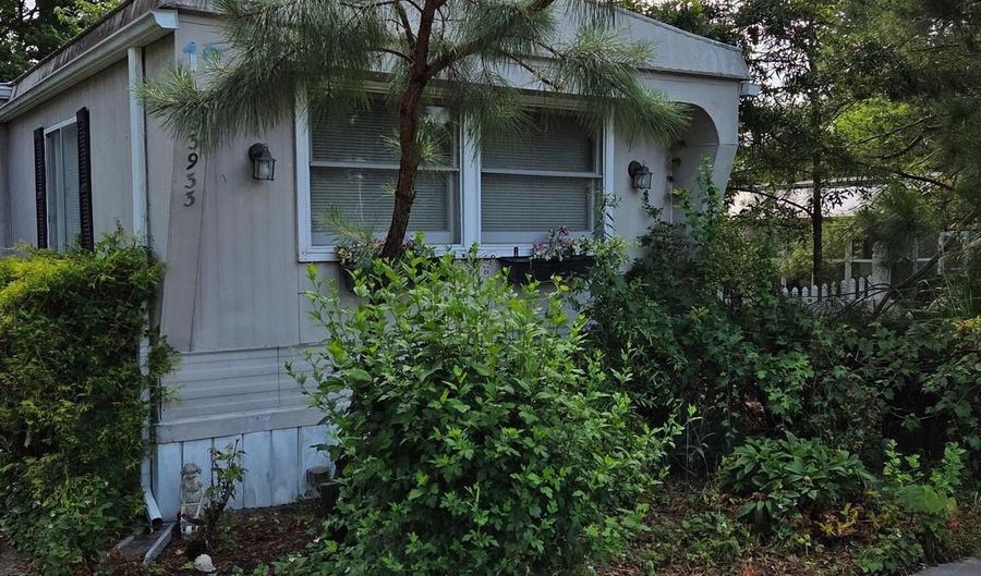 33933 PINEWOOD Rd, Lewes, DE 19958 - 2 Beds, 2 Bath