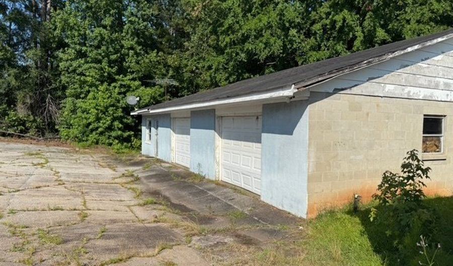 728 Greenwood St, Abbeville, SC 29620 - 0 Beds, 0 Bath