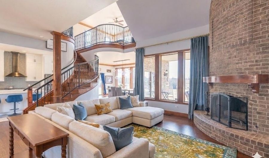 10800 Sorentino Dr, Arcadia, OK 73007 - 4 Beds, 5 Bath