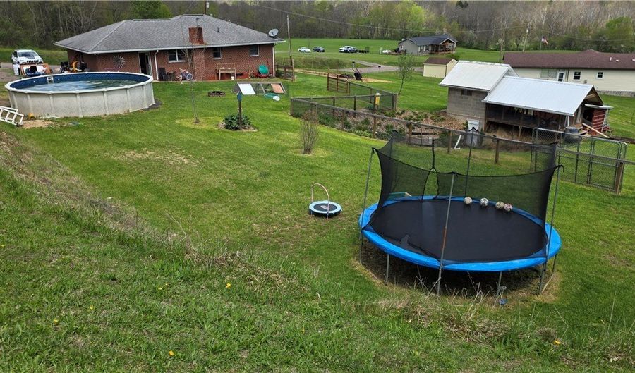 217 Camp Ground Rd, Addison, PA 15424 - 2 Beds, 1 Bath