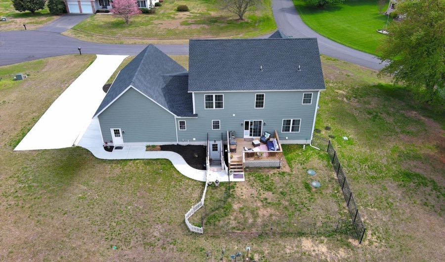 101 WREATH OF ROSES Ct, Magnolia, DE 19962 - 5 Beds, 4 Bath