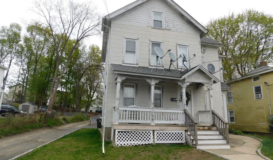 9 Ellsworth Ave, Danbury, CT 06810 - 6 Beds, 2 Bath