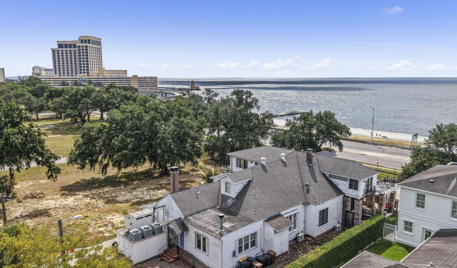 1012 Beach Blvd, Biloxi, MS 39530 - 7 Beds, 8 Bath