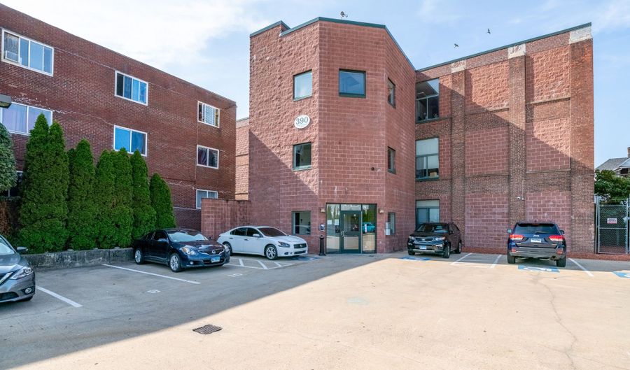 390 Charles St APT 216, Bridgeport, CT 06606 - 3 Beds, 2 Bath