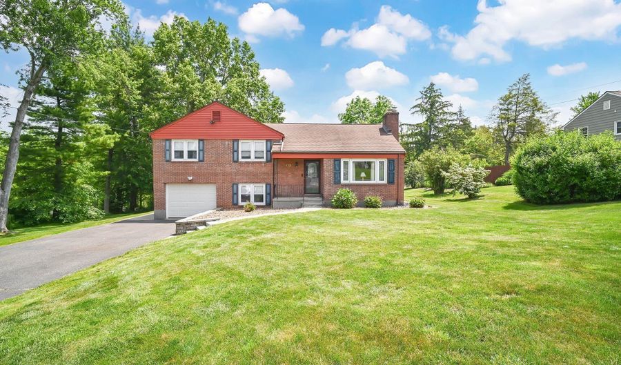 133 Savage Hill Rd, Berlin, CT 06037 - 3 Beds, 2 Bath