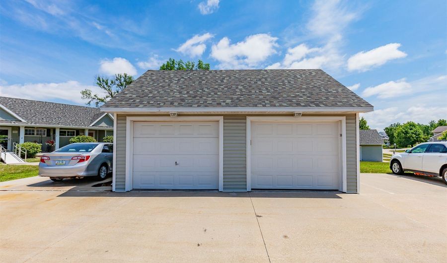 1444 SW Twin Gates Dr, Ankeny, IA 50023 - 2 Beds, 2 Bath
