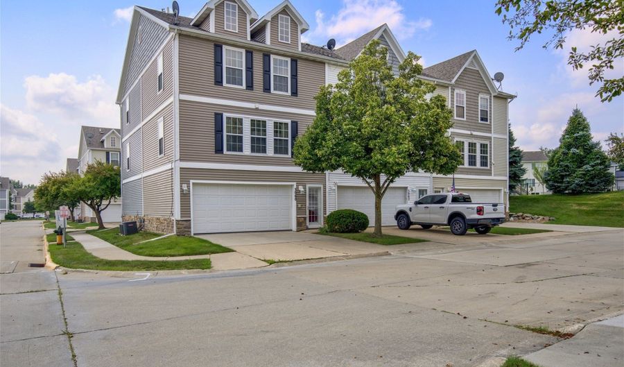 3060 SW Sharmin Ln, Ankeny, IA 50023 - 2 Beds, 2 Bath