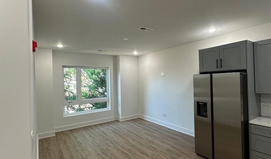 2331-33 E YORK St, Philadelphia, PA 19125 - 2 Beds, 2 Bath