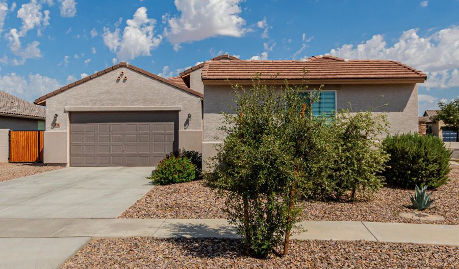 1194 E MEADOWRIDGE Dr, Casa Grande, AZ 85122 - 4 Beds, 3 Bath
