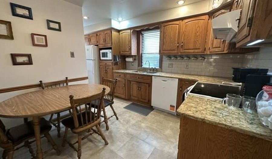 715 58th St, Altoona, PA 16601 - 4 Beds, 3 Bath