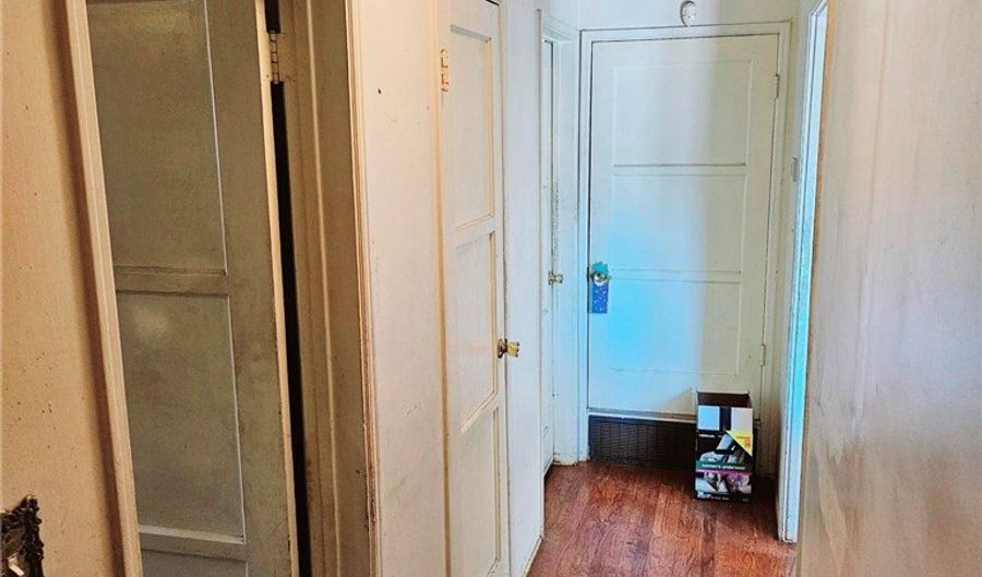 813 S Sloan Ave, Compton, CA 90221 - 2 Beds, 1 Bath