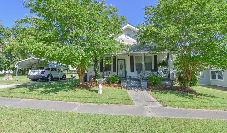 102 Langley St, Abbeville, SC 29620 - 2 Beds, 2 Bath