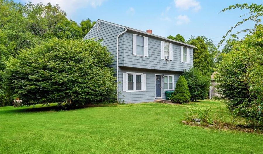 364 Great Neck Rd, Waterford, CT 06385 - 3 Beds, 3 Bath