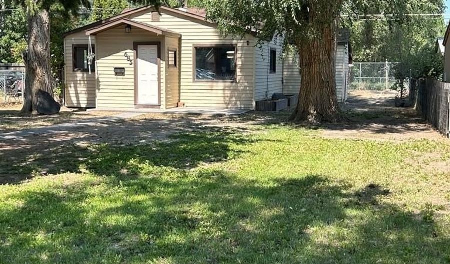 685 S Stout, Blackfoot, ID 83221 - 2 Beds, 1 Bath