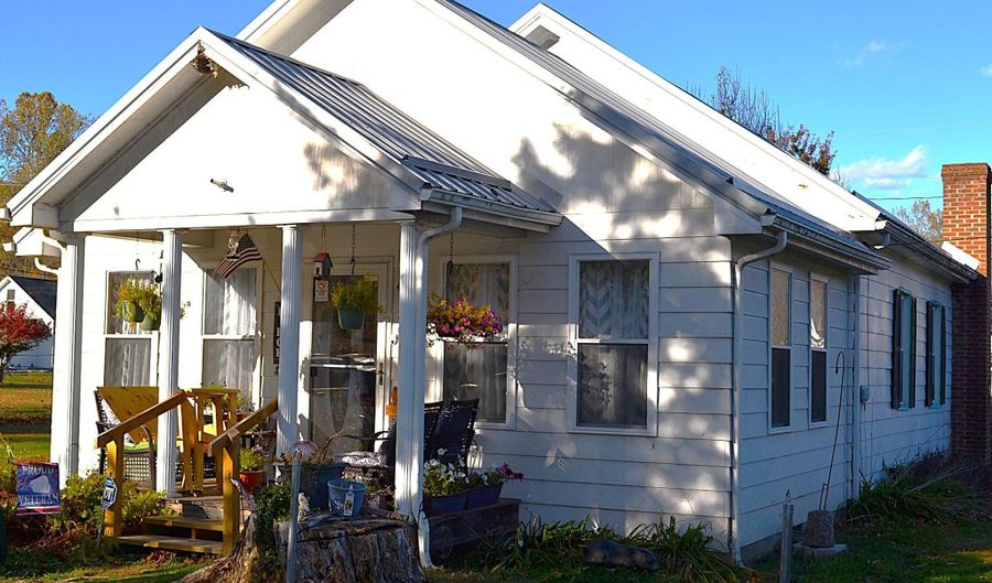 1436 Glen Ray Rd, Alderson, WV 24910 - 1 Beds, 1 Bath