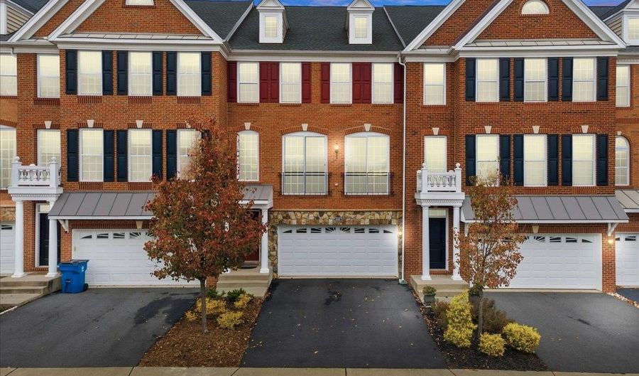 42822 EDGEGROVE HEIGHTS Ter, Ashburn, VA 20148 - 3 Beds, 4 Bath