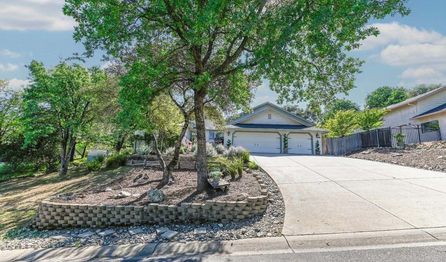 234 Mistletoe Ct, Angels Camp, CA 95222 - 3 Beds, 2 Bath