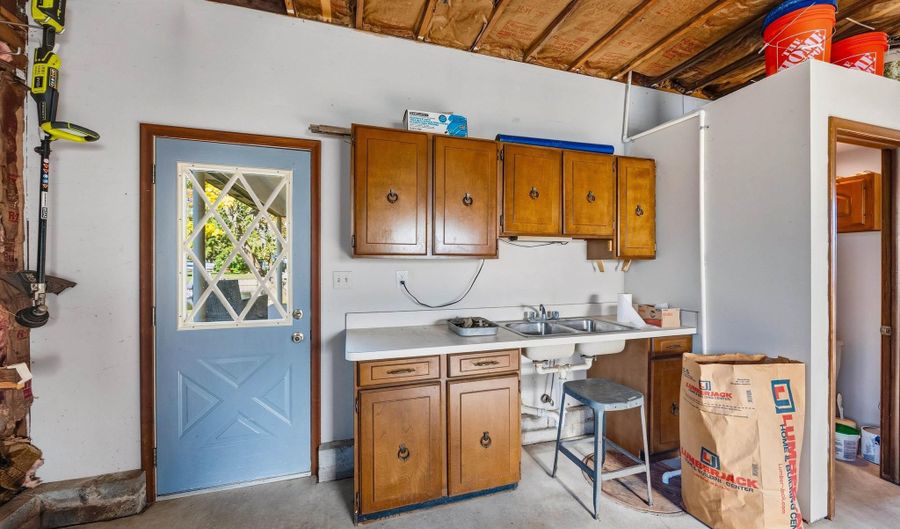 2037 W Park, Algonac, MI 48001 - 3 Beds, 3 Bath